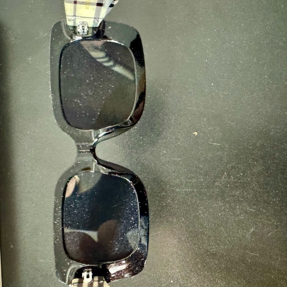 Invicta and Burberry Bundle!!!💜💜 - Picture 9 of 9